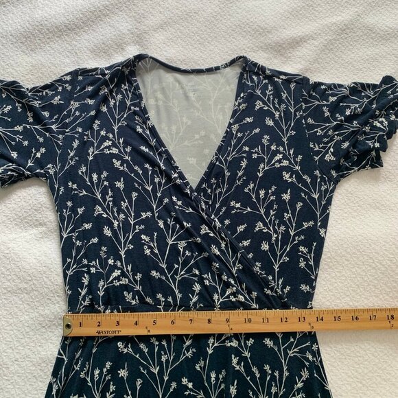 41 Hawthorn jersey knit flutter sleeve soft stretchy knee length dress - Picture 10 of 11